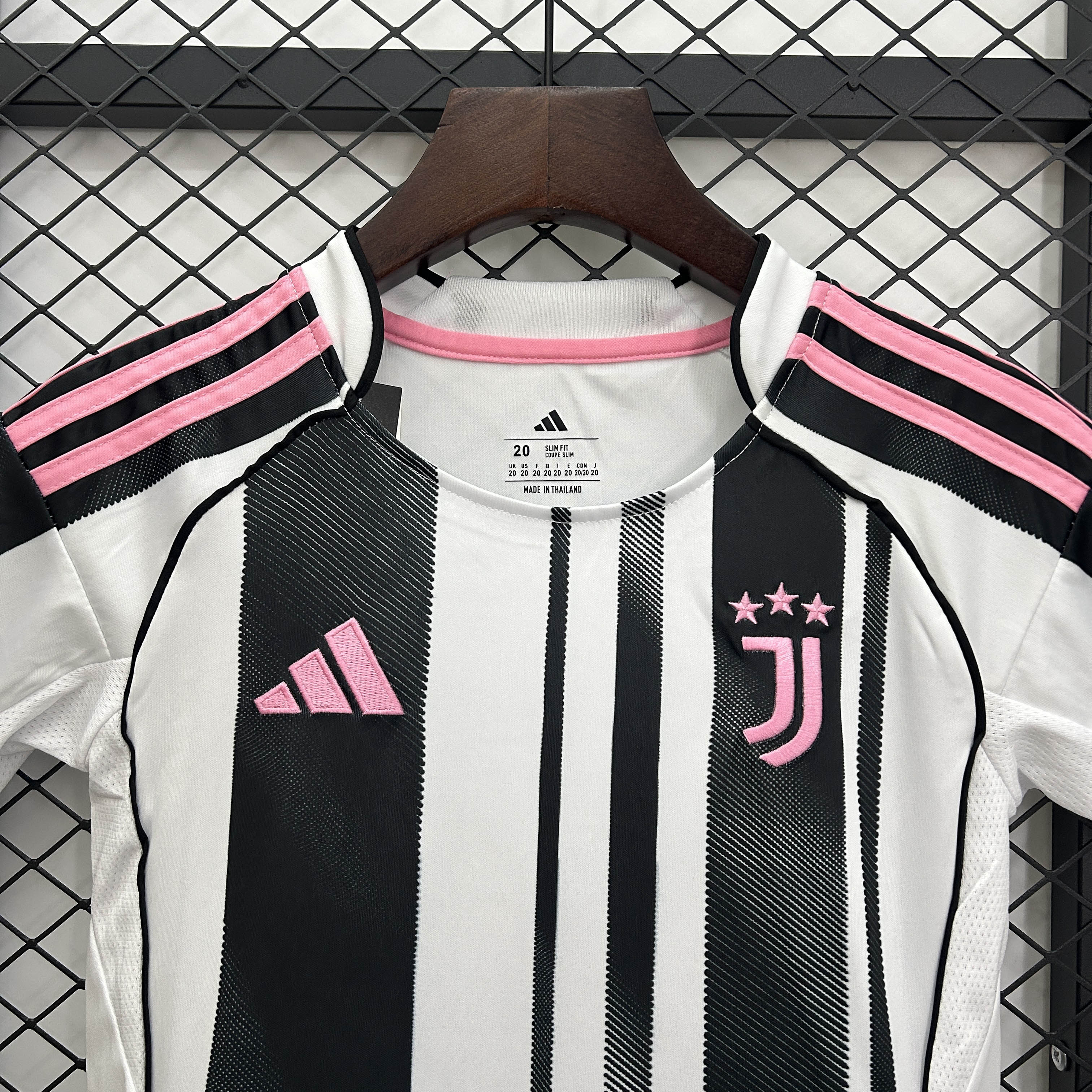 2025/2026 Juventus Home Soccer Jersey 1:1 Thai Quality Kids Size
