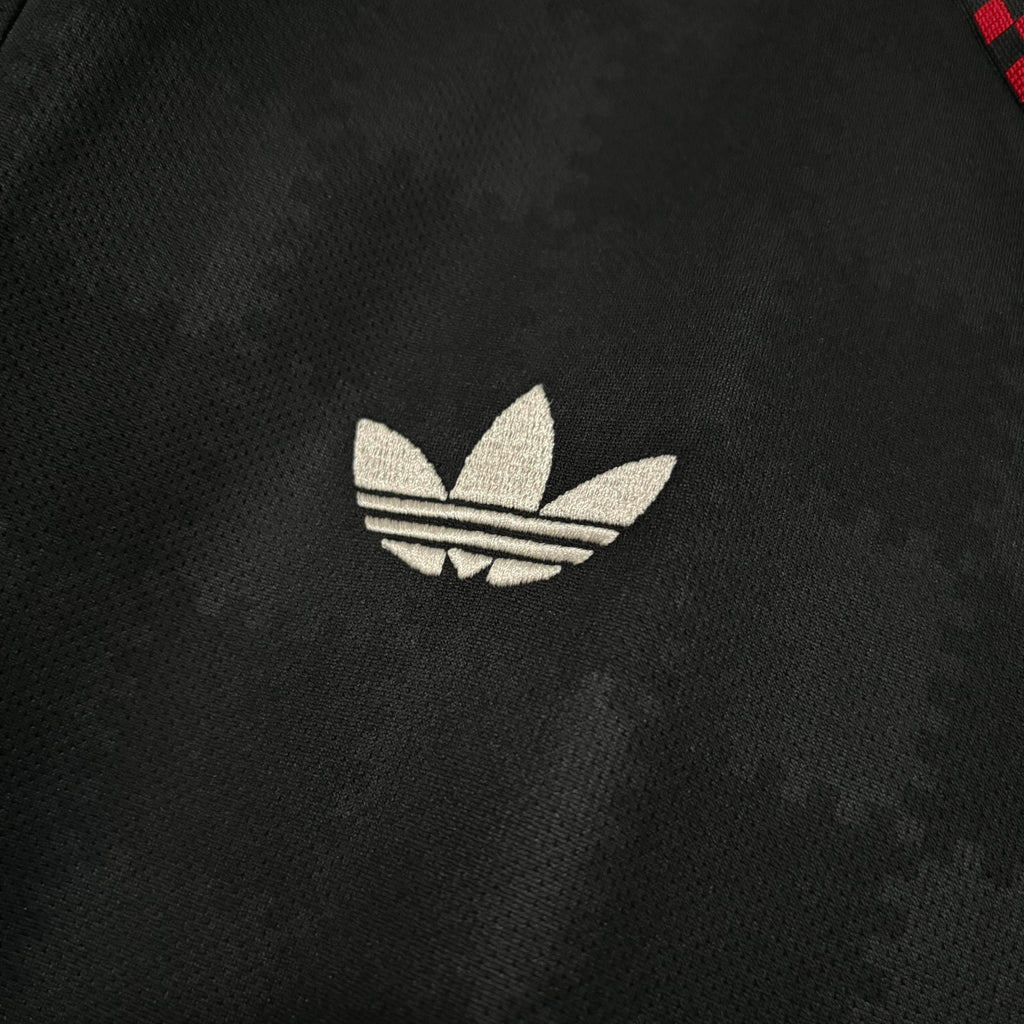 Bayern München Auswärtstrikot 2025/2026 (Drittes Auswärtstrikot, 1:1, Thai-Qualität)