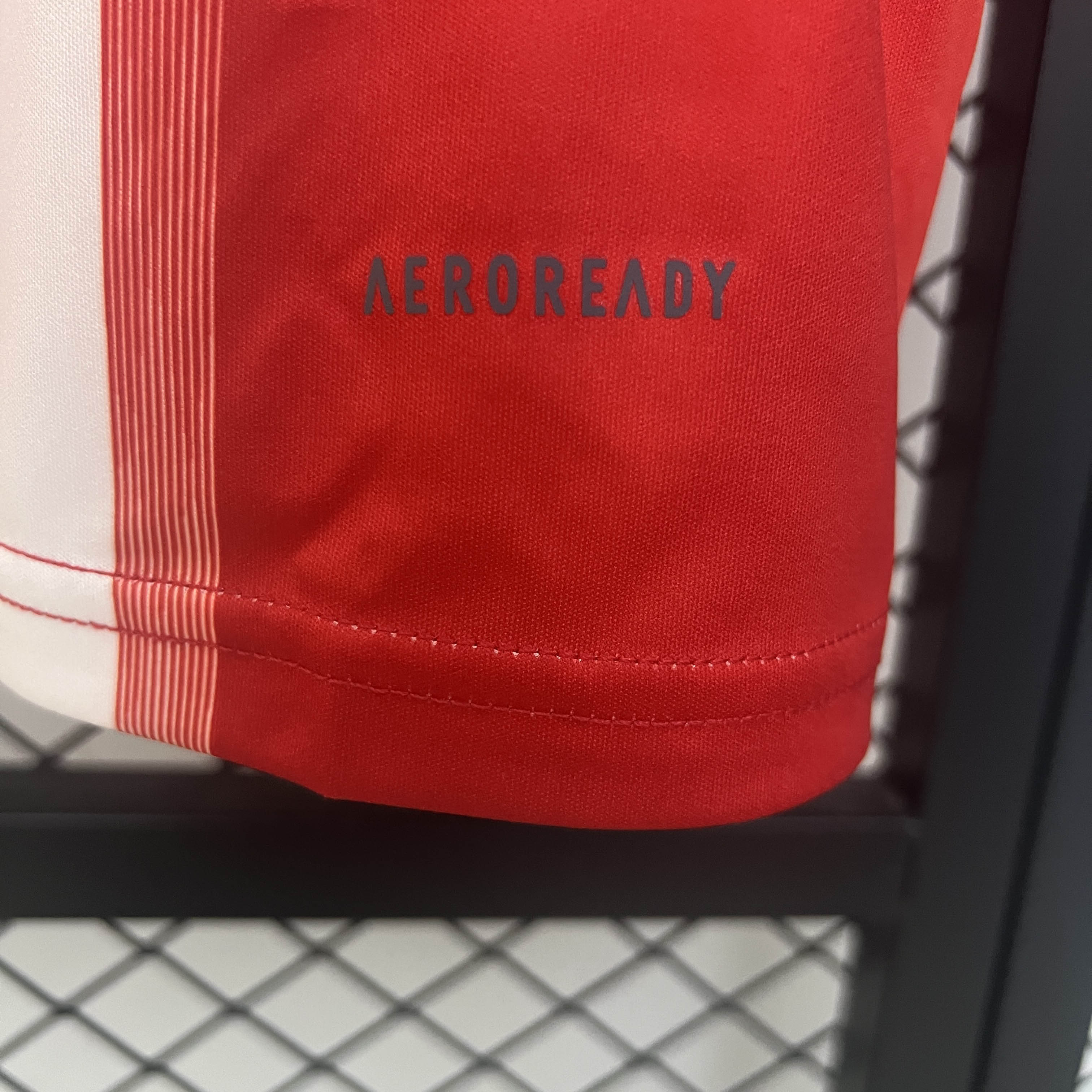 Bayern München Heimtrikot 2025/2026, 1:1 Qualität aus Thailand